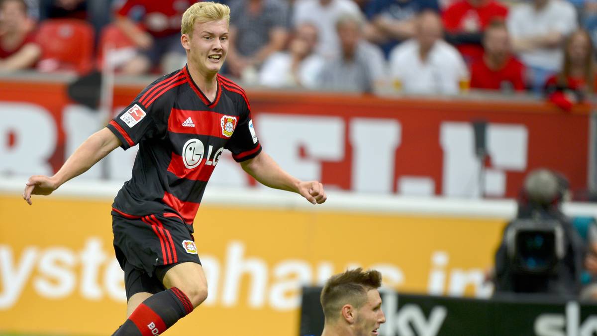 Auch nach der Pause sind die Leverkusener die bessere Mannschaft - und Joker Julian Brandt sorgt mit seinem Treffer zum 2:1 für den verdienten Sieg