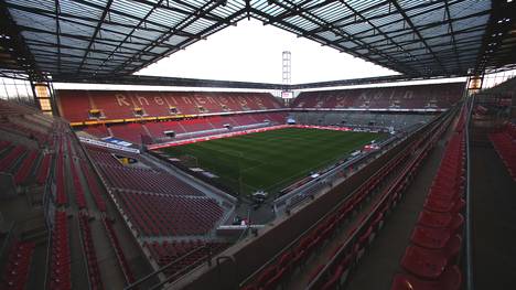 Das RheinEnergie-Stadion des 1.FC Köln in der Innenansicht