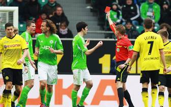 Rekorde Der Bundesliga Mit Meiste Tore Platzverweise Zuschauer In Einer Saison