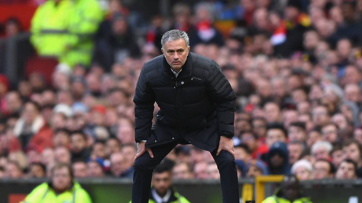 MANCHESTER UNITED: Die "Red Devils" haben Geld, sind immer auf der Suche nach Verstärkungen, und gerade in der Offensive hakt es bei der Mannschaft von Trainer Jose Mourinho