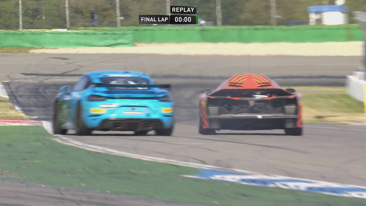 ADAC GT4: Janits und Kasperlik mit spektakulärem Zweikampf