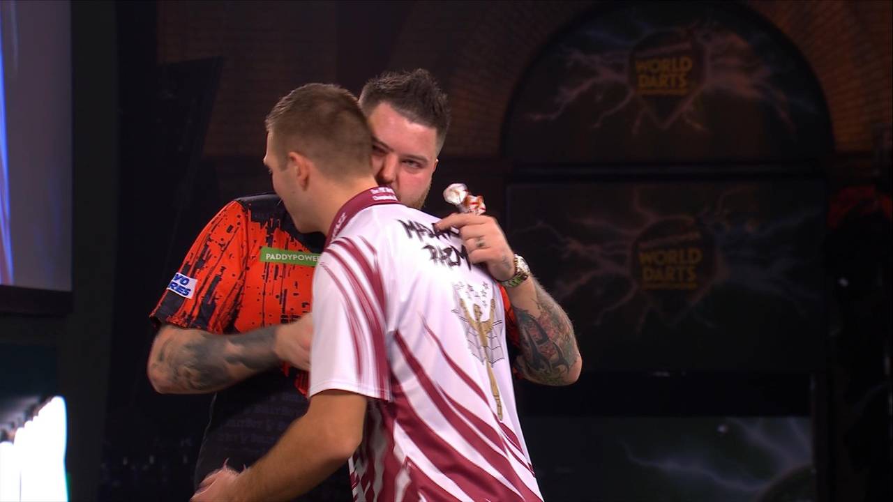 Darts-WM 2024: Michael Smith gewinnt gegen Madars Razma mit 4:1