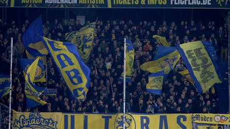 Braunschweiger Fans fallen durch Pyrotechnik negativ auf