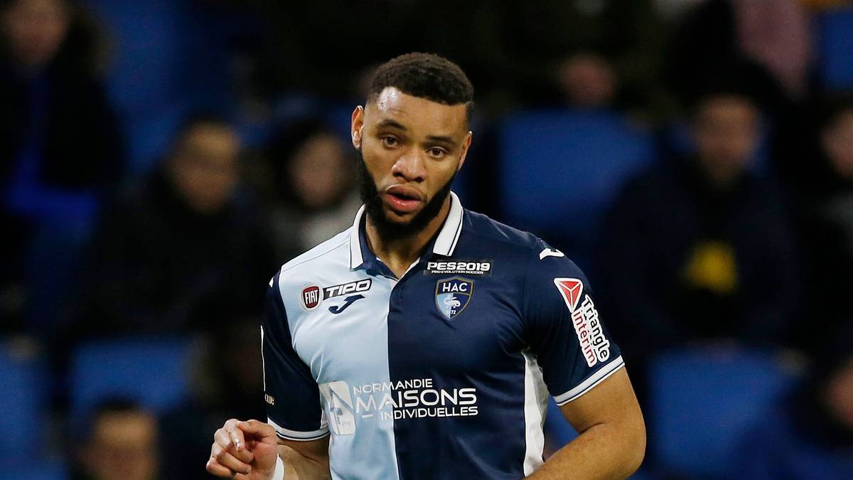 Zudem brachte "France Football" den 21-jährigen Harold Moukoudi vom französischen Zweitligisten AC Le Havre mit dem BVB in Verbindung. An den Innenverteidiger soll auch der VfL Wolfsburg interessiert sein. Der Vertrag des U-Nationalspielers läuft im Sommer aus