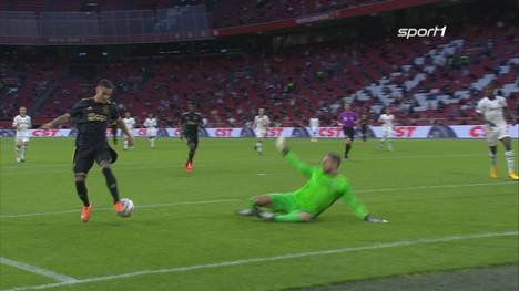 Eintracht Frankfurt testet gegen Ajax Amsterdam und gerät früh in Rückstand. Antony glänzt mit einer sehenswerten Hacken-Vorlage, die Mohammed Kudus nur noch einschieben muss. 