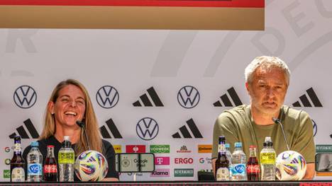 Der Bundestrainer der deutschen Frauen-Nationalmannschaft stand zwischenzeitlich in der Kritik. DFB-Sportdirektorin Nia Künzer spricht über Christian Wück.