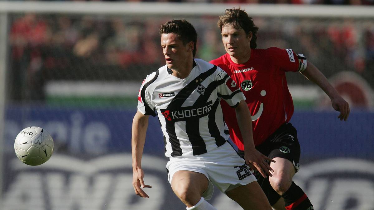 MICHAEL DELURA: Delura wurde am 1. Juli 2006 für ein Jahr von den Königsblauen an die Borussia verliehen. Der Offensivspieler machte insgesamt 30 Partien für Gladbach, in denen er vier Mal traf und drei Tore vorbereitete. Delura beendete 2013 nach seiner letzten Station in Bochum seine Karriere