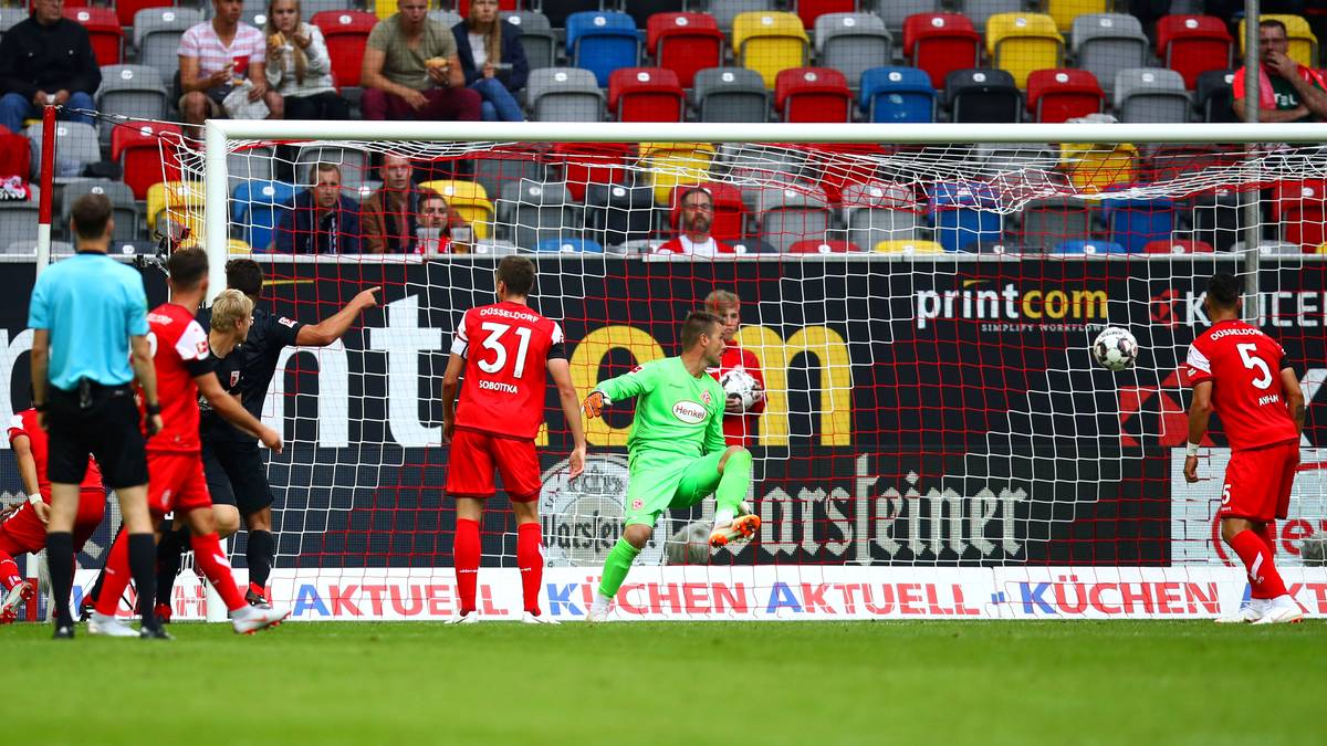 PLATZ 15: MICHAEL RENSING (Fortuna Düsseldorf): Weisse Westen: 5 - Gegentore: 62