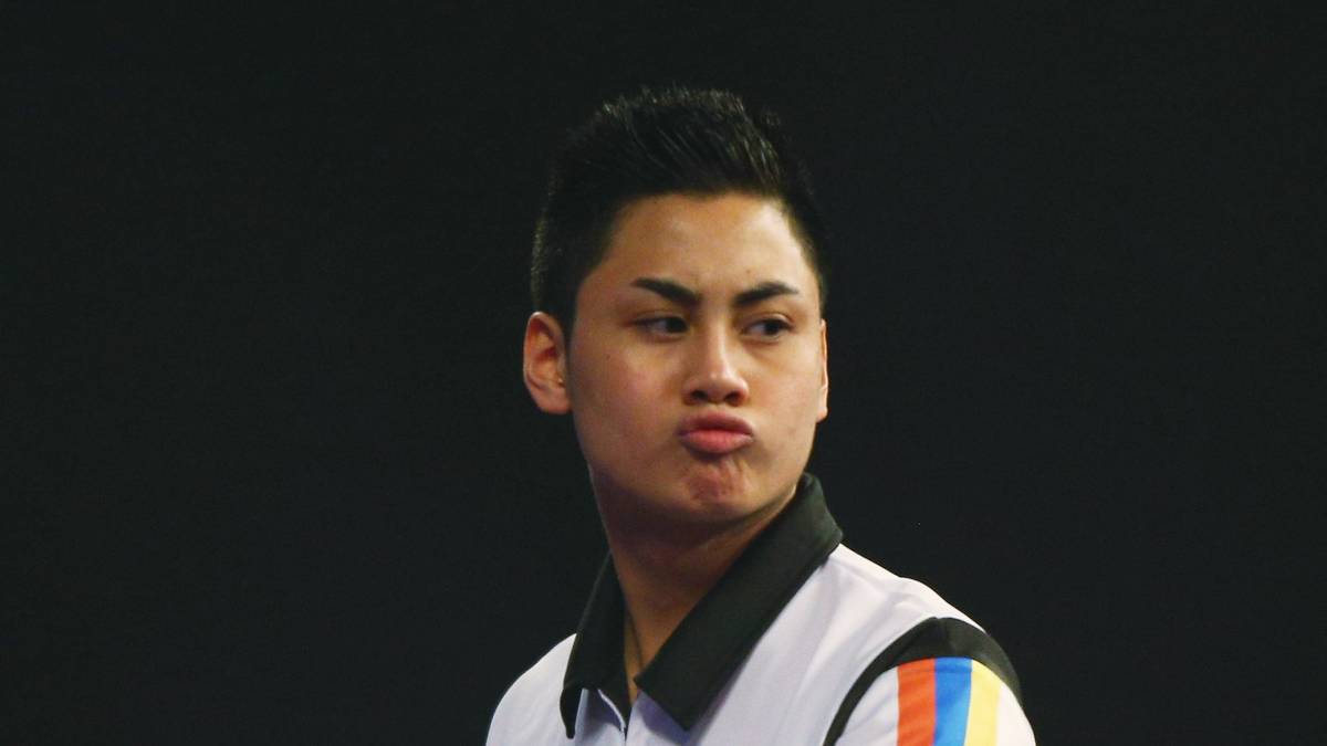 Ihm gehört die Zukunft: Der extrovertierte Österreicher Rowby-John Rodriguez ist erst 21 Jahre alt und ist so etwas wie der Max Hopp unseres Nachbarns. Sein Markenzeichen: Der Kussmund