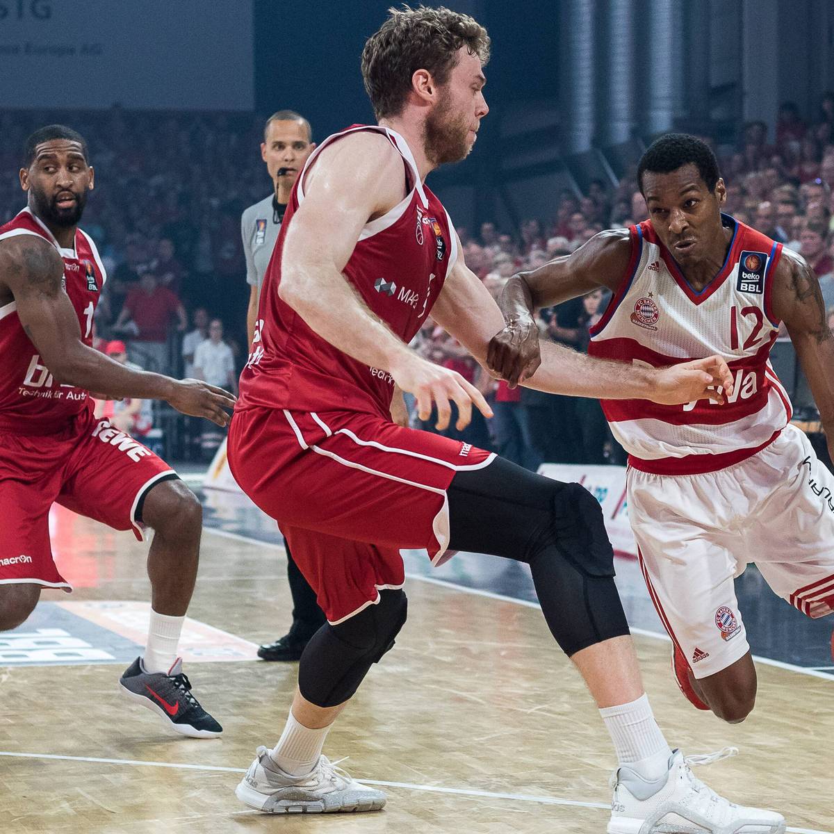 Bayern München gegen Brose Baskets Bamberg live im TV, Livestream und Liveticker