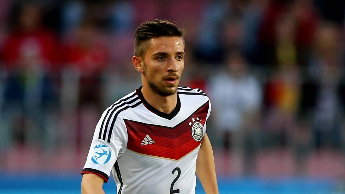 JULIAN KORB: Auf der rechten Abwehrseite mit einer über weite Strecken unauffälligen Vorstellung. Erledigt seine defensiven Aufgaben ordentlich und wird gegen Ende auch offensiv etwas mutiger - SPORT1-Note: 3