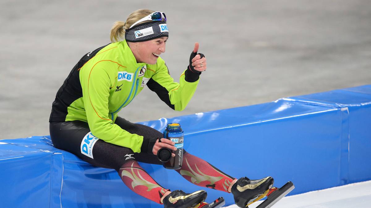 Auch bei den Olypimischen Spielen 2018 in Pyeongchang will Pechstein, die zwischen 2009 und 2011 wegen Dopings gesperrt war, antreten. Im Kampf gegen ihre teils über 20 Jahre jüngere Konkurenz soll in Südkorea der sechste Olympiasieg gelingen