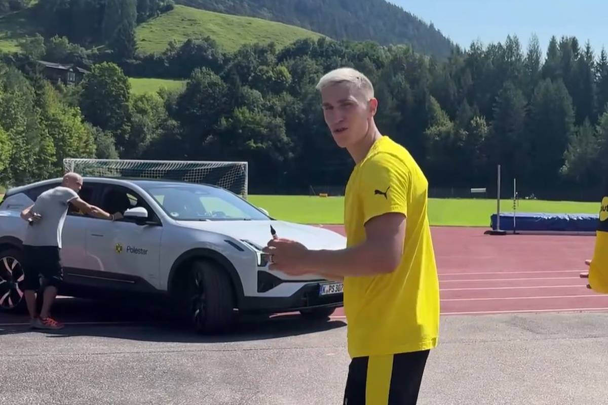 Nico Schlotterbeck schuftet nach seinem Meniskusriss im linken Knie an seinem Comeback. Auf Nachfrage eines Fans verrät er, wann es so weit sein könnte.