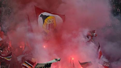 Bayern-Fans brannten in Berlin Pyrotechnik ab