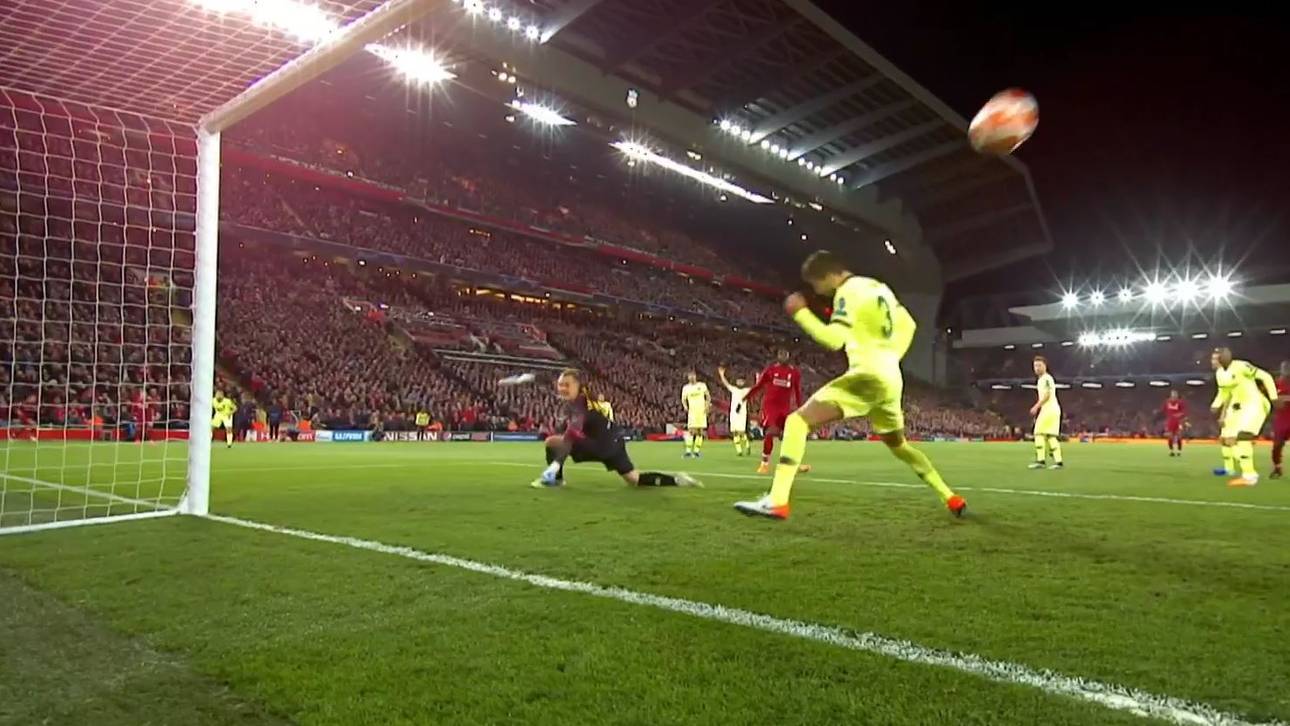 Marc-André ter Stegen kann dem Ball nur noch hinterher schauen