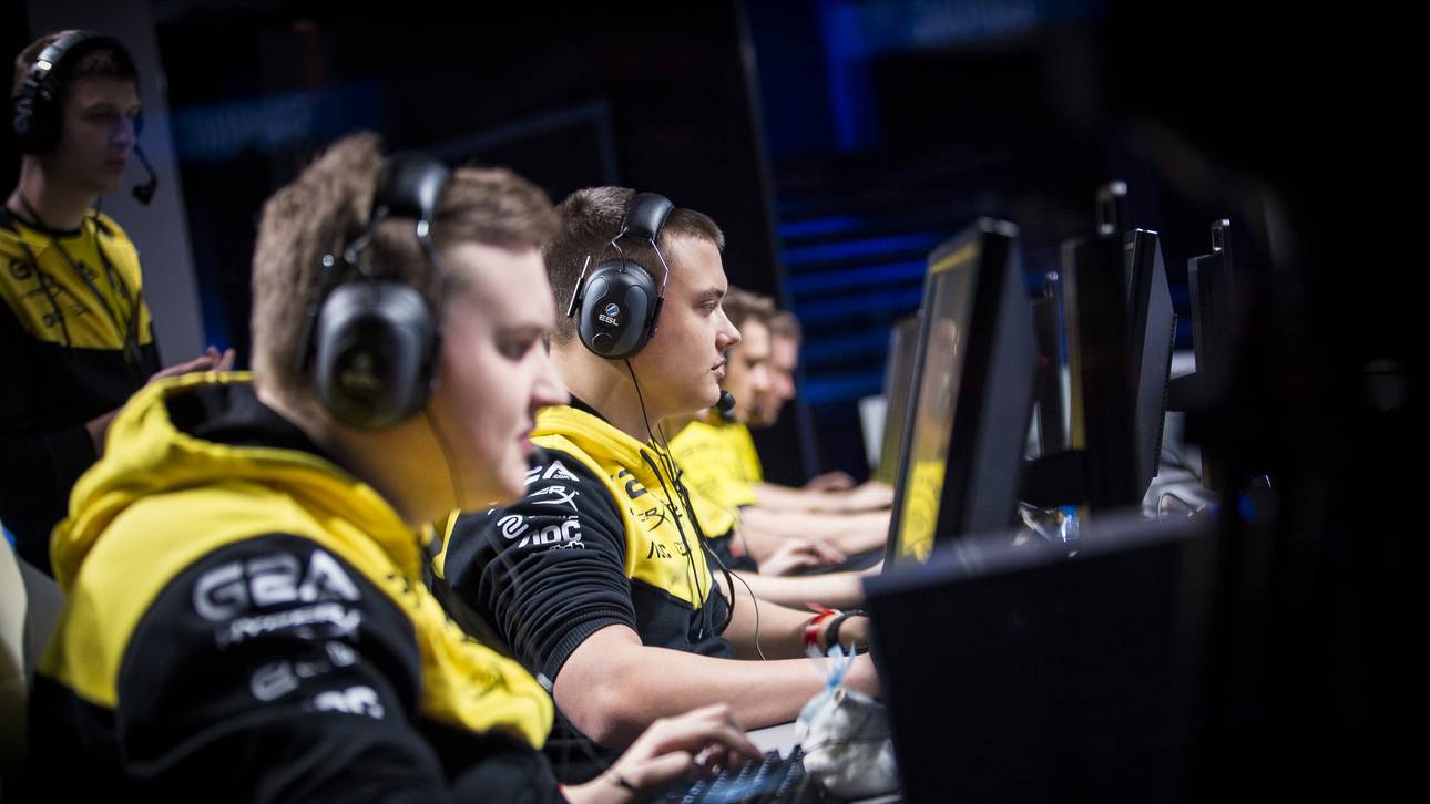 ELEAGUE: Natus Vincere vs SK Gaming