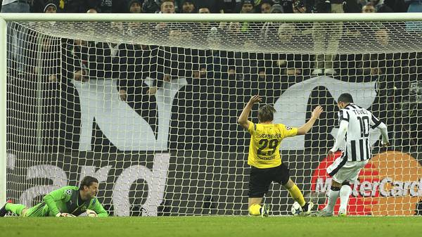 Carlos Tevez trifft für Juventus Turin gegen Borussia Dortmund