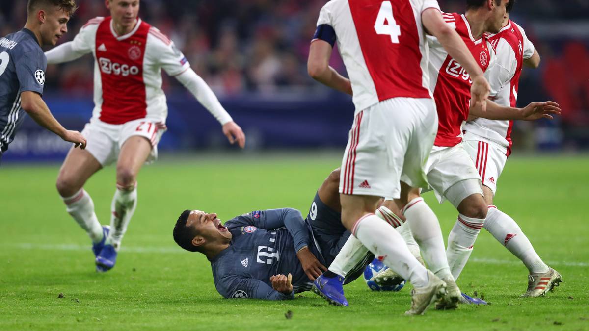 THIAGO (ab 61.): Kam nach dem 1:1 für Gnabry und ging ins zentrale Mittelfeld, um für Ruhe und Ordnung zu sorgen. Holte mit einem Dribbling den Elfmeter zum 2:2 durch Lewandowski heraus (86.) und bereitete das 3:2 durch Coman vor (90.) SPORT1-Note: 1,5