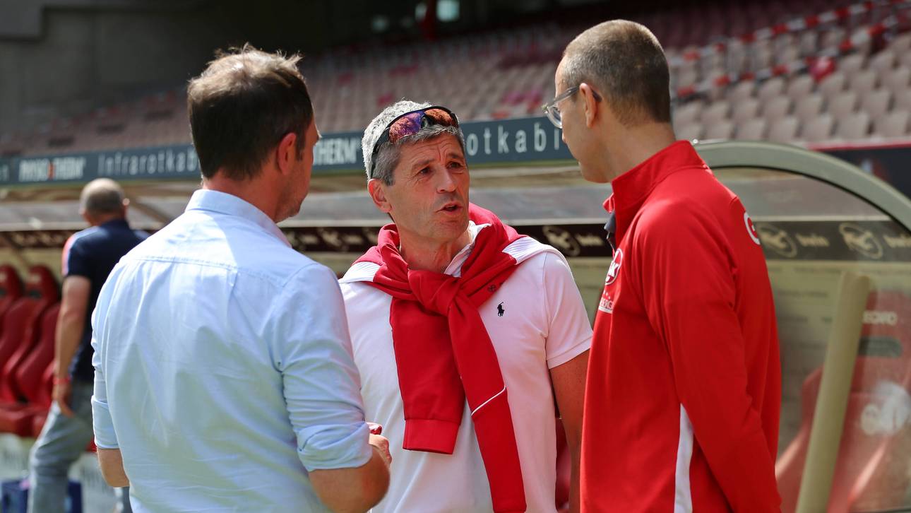 Geschlossenheit? Notzon mit dem Rücken, Merk und Voigt (v.l.)