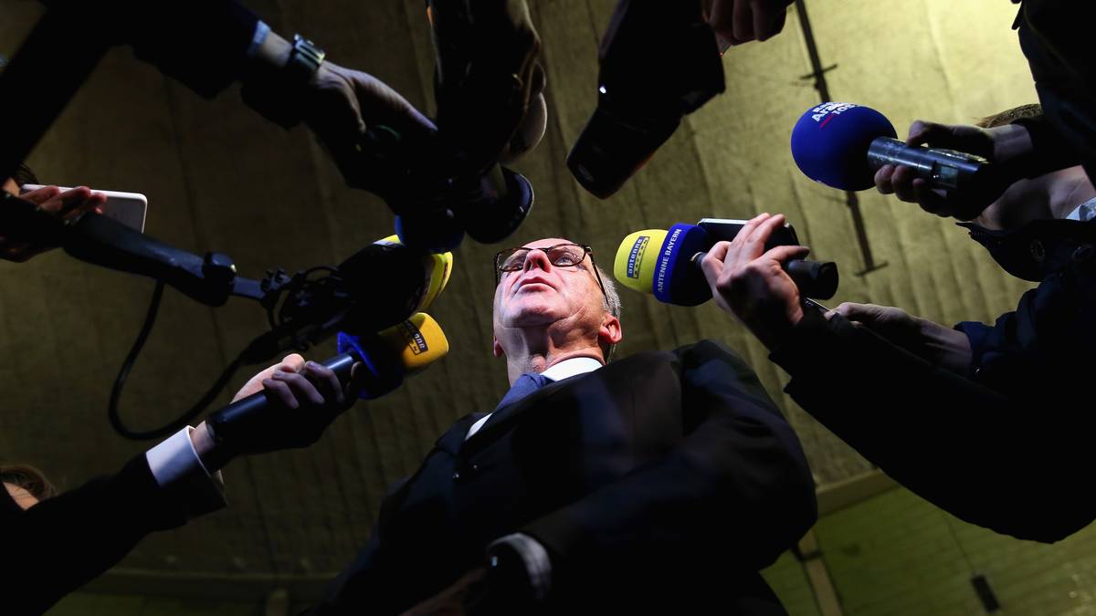 "Er wird sein Abschiedsspiel bei uns bestreiten, das ist schon sicher und er wird uns auch danach erhalten bleiben", kündigt der Boss an. Bislang ist der Weltmeister von 2014 aber noch nicht in den Schoß der rot-weißen Familie zurückgekehrt