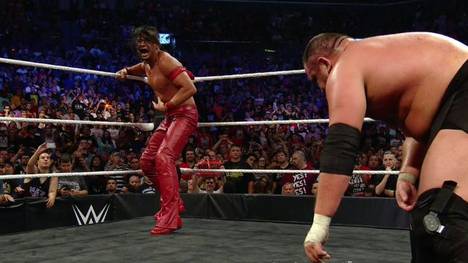 Shinsuke Nakamura (l.) fügte Samoa Joe bei WWE NXT TakeOver offenbar eine reale Verletzung zu