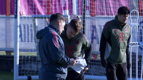 Beim FC Bayern herrscht im Abschlusstraining vor dem Champions-League-Spiel gegen Union Saint-Gilloise gute Laune. Auffällig sind vor allem die beiden genesenen Joshua Kimmich und Jamal Musiala.
