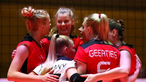 Die deutschen Volleyball-Frauen hoffen auf das Olympia-Ticket