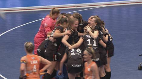Deutschland ist Europameister! In einem dramatischen Finale gewinnt die Hallenhockey-Nationalmannschaft mit 5:4 gegen die Niederlande.