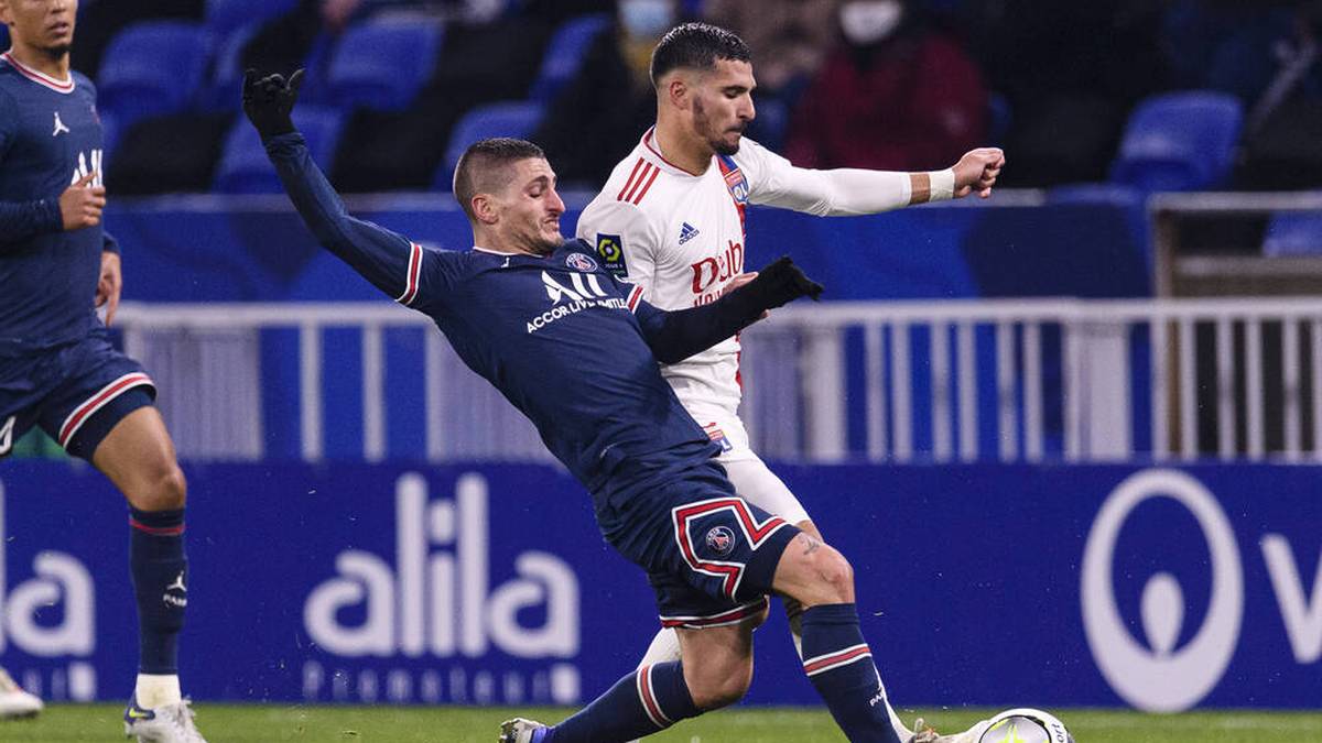 Houssem Aouar (r.) von Olympique Lyon könnte im Sommer zu Eintracht Frankfurt wechseln