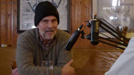 Im SPORT1-Podcast "DEEP DIVE" spricht Markus Babbel über die Kabine des FC Bayern München.