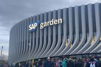 Nach vier Jahren ist es endlich soweit: Der EHC Red Bull München eröffnet den SAP Garden in der bayerischen Landeshauptstadt. Der EHC Red Bull München spielt zum Auftakt gegen die Buffalo Sabres aus der NHL. Auch die Basketballer des FC Bayern München haben mit der Arena nun eine neue Heimat.