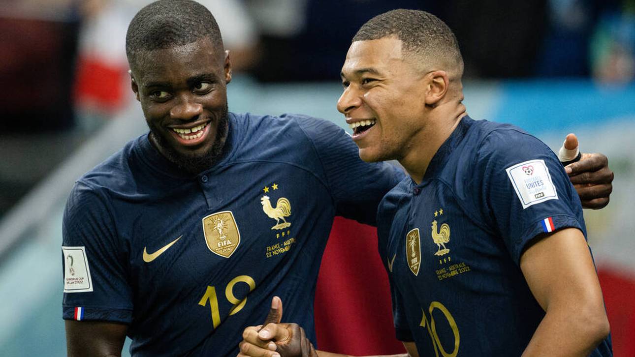 Kylian Mbappé (r.) schwärmte von den Qualitäten von Dayot Upamecano