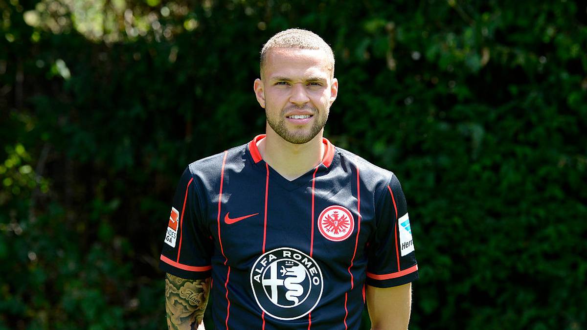 LUC CASTAIGNOS (27 Jahre/FC Gyeongnam): Ging 2011 nach einer erfolgreichen Zeit bei Feyenoord Rotterdam zu Inter Mailand. Fasste dort nicht Fuß. Zwischenzeitlich war Castaignos in der Bundesliga bei Eintracht Frankfurt. Seit 2019 steht er beim FC Gyeongnam in Südkorea unter Vertrag
