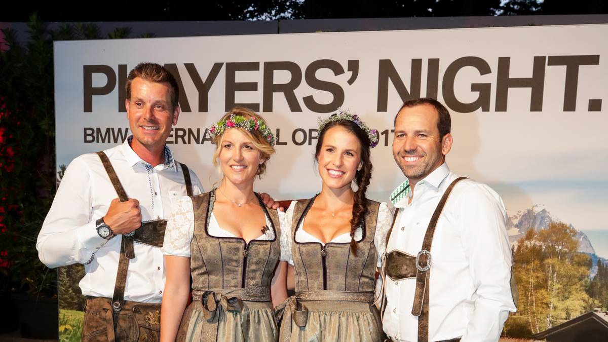 Nach der privaten folgt noch die offizielle Fotosession für die Star-Gäste des Abends