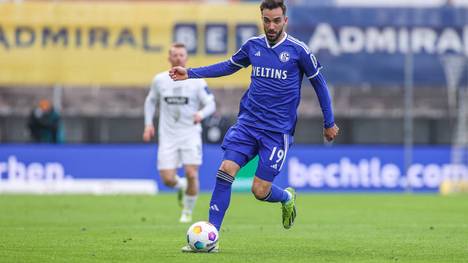 Kenan Karaman spielt mit Schalke gegen Düsseldorf