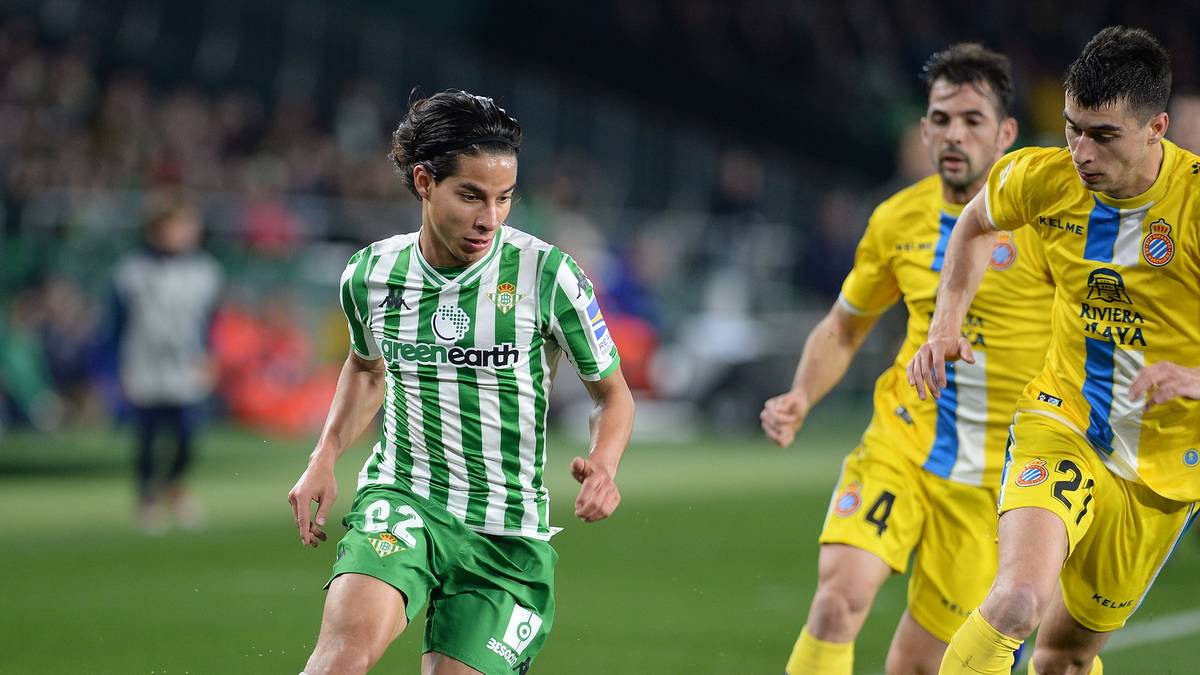 PLATZ 13 - DIEGO LAINEZ (Angriff, Mexiko): für 14 Millionen Euro von CF America zu Betis Sevilla