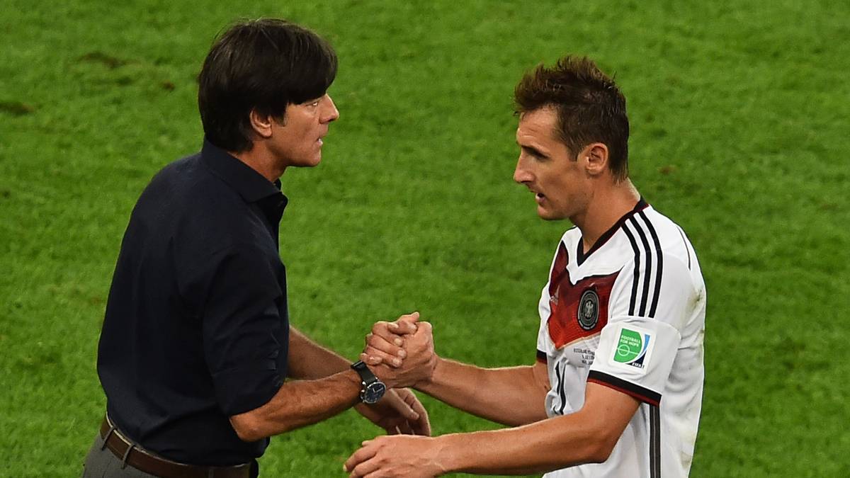 Zukünftig wird Klose beim DFB eine Trainerausbildung absolvieren. Zum ersten Mal wird Klose im Rahmen der Länderspiele am 11. November in San Marino und 15. November in Italien dabei sein.