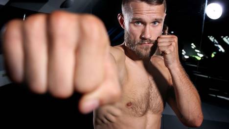 Niklas Stolze feiert seine Premiere im UFC-Käfig