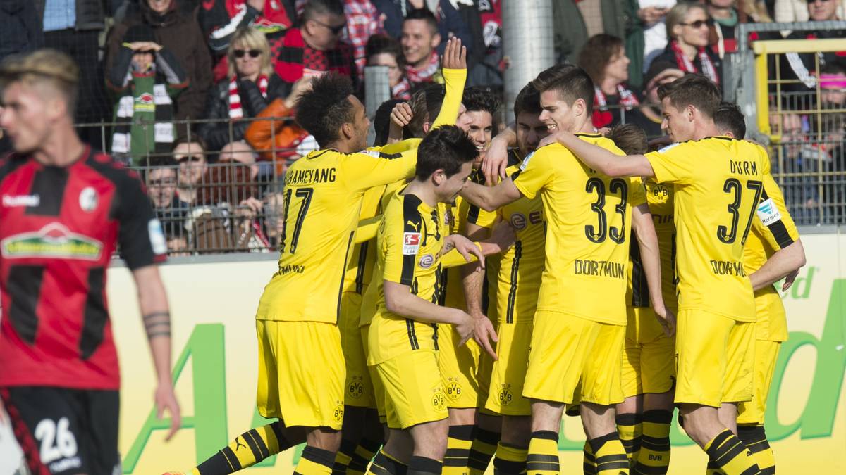 Verteidiger Sokratis bringt den BVB aber nach einem Freistoß von Raphael Guerreiro  schon nach 13 Minuten in Führung