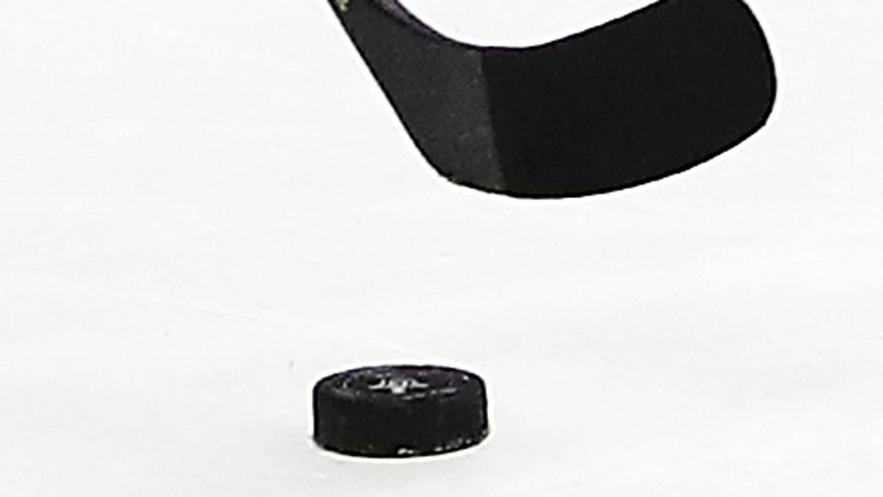 Schiri von Puck tödlich getroffen
