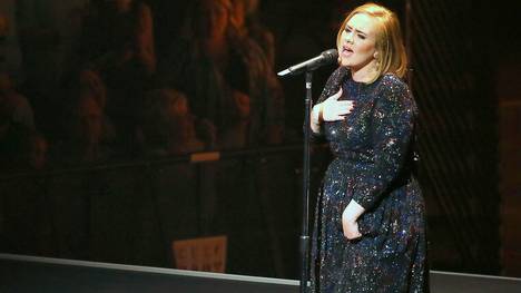 Adele gab ihre Absage bei einem Konzert in Los Angeles bekannt