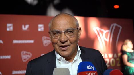 Auf dem SPORT BILD-Award spricht Trainer-Legende Felix Magath über die Chancen des FC Bayern München wieder deutscher Meister zu werden. 