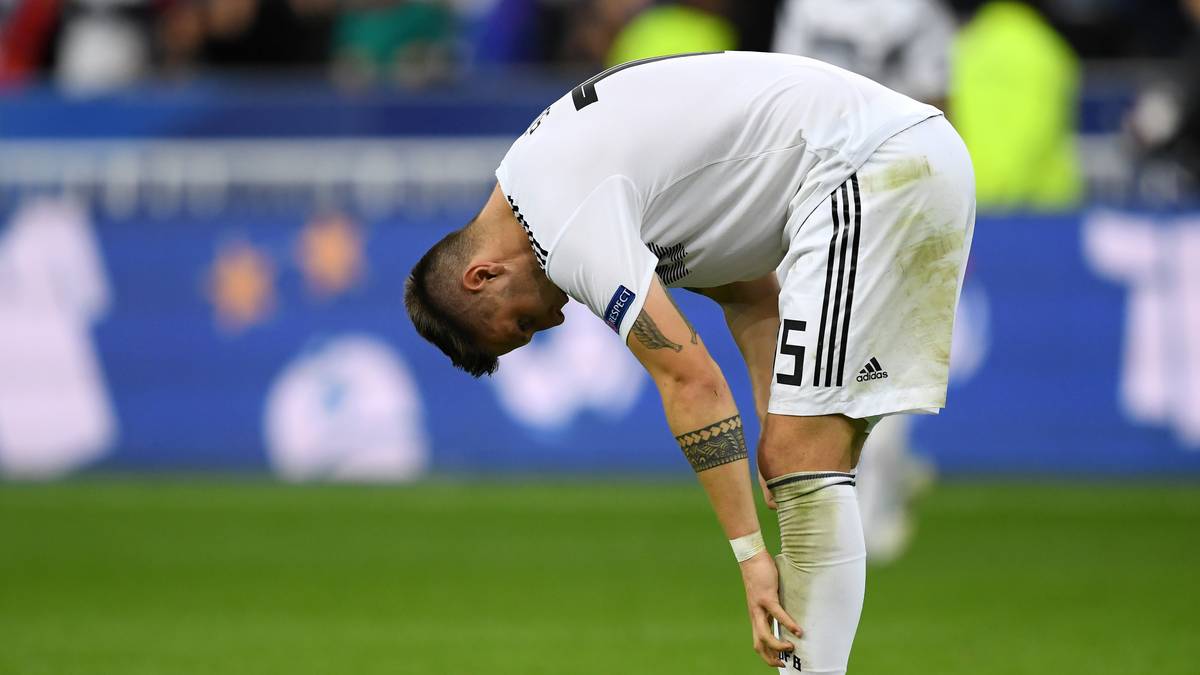 Wegen lediglich drei Siegen aus den letzten elf Spielen spricht die englische Zeitung von einem "deutschen Horror-Lauf"