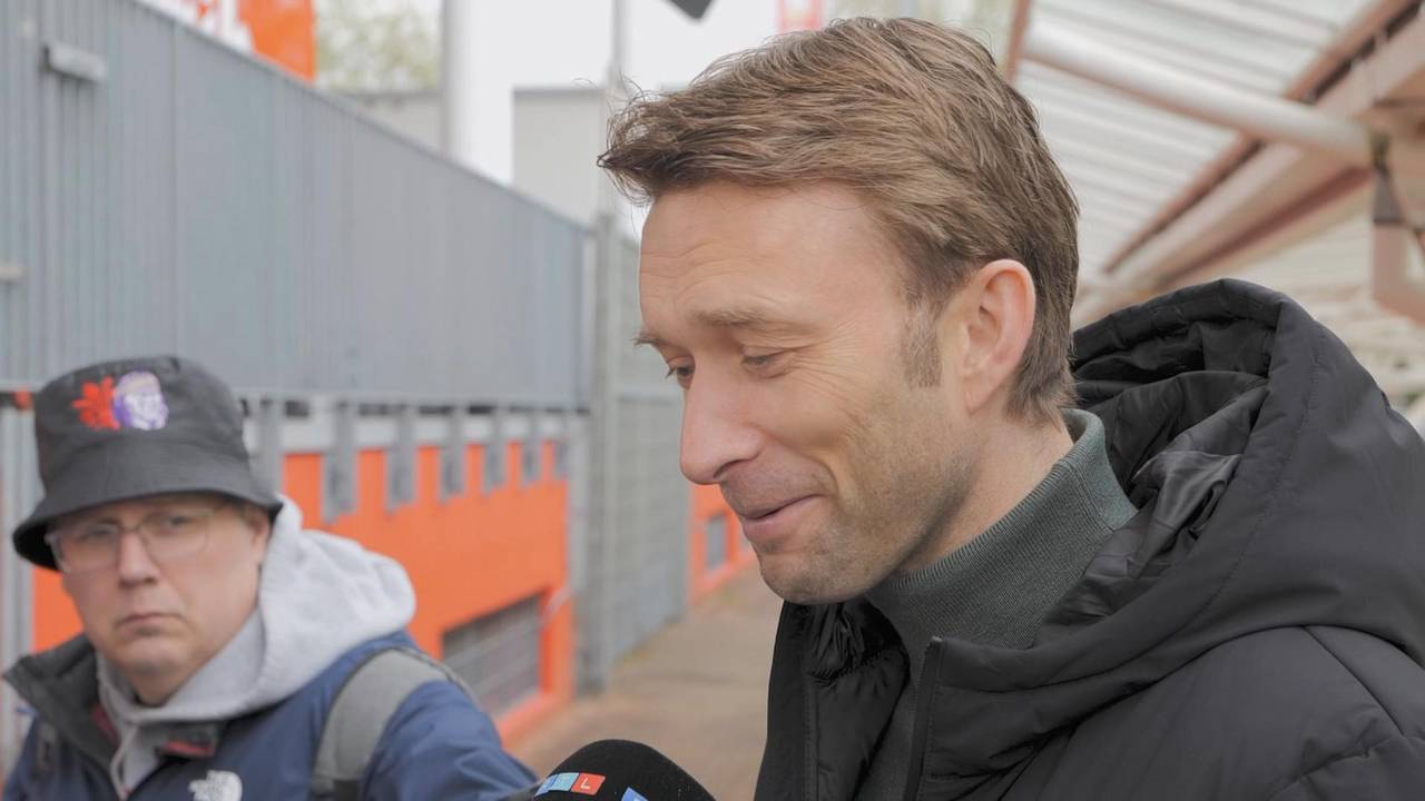 Feierlichkeiten? Hier muss Bayer-Boss Simon Rolfes schmunzeln