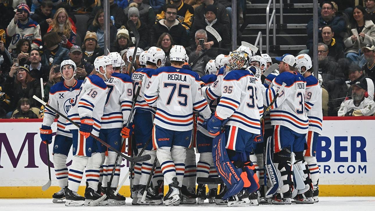 Teamkollegen feiern Draisaitl