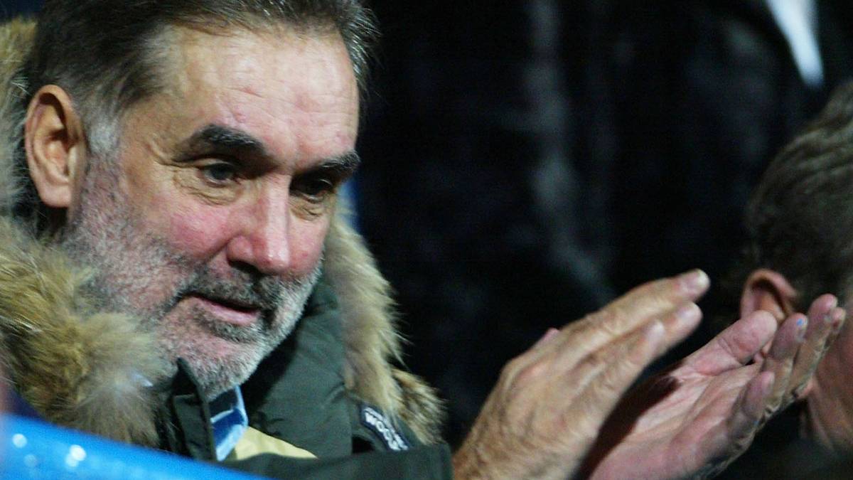 GEORGE BEST: Vorgänger von Gascoigne ist der Nordire George Best, der sein Leben später mit folgendem Zitat beschrieb: "Ich habe viel Geld für Frauen, Autos und Partys ausgegeben. Den Rest habe ich einfach nur verprasst." Seine Alkoholsucht kostete ihn 2005 das Leben. Best starb im Alter von 59 Jahren an einem Multiorganversagen. Er gilt bis heute als einer der besten Fußballer aller Zeiten