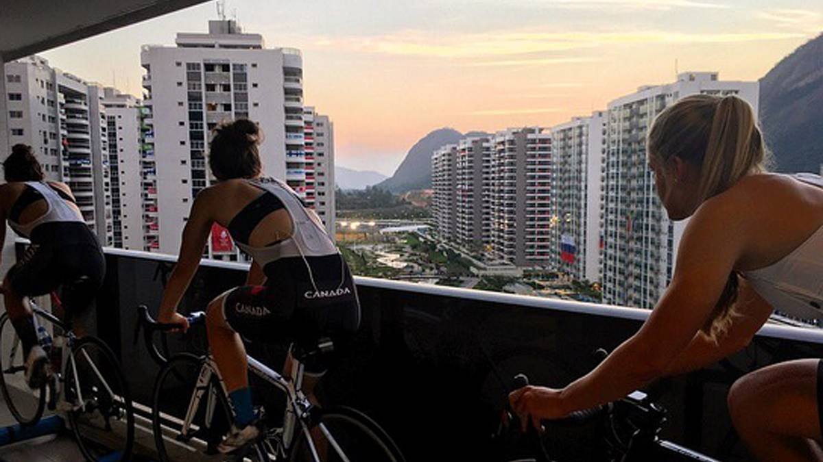 Die kanadischen Radfahrerinnen Kirsti Lay, Annie Foreman-Mackey und Laura Brown haben ein nettes Plätzchen für ihr Training