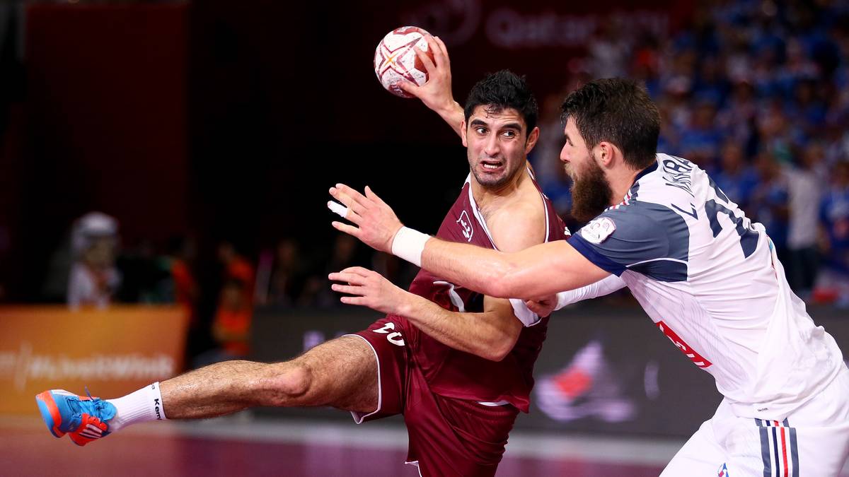 Beinahe führt der spektakuläre Weg der Gastgeber bis zum Titel. Lange Zeit ist das Spiel eng und umkämpft, immer wieder kommt Katar bis auf einen Treffer an Frankreich heran. Hier hat Luka Karabatic alle Mühe gegen Kamaladin Mallash