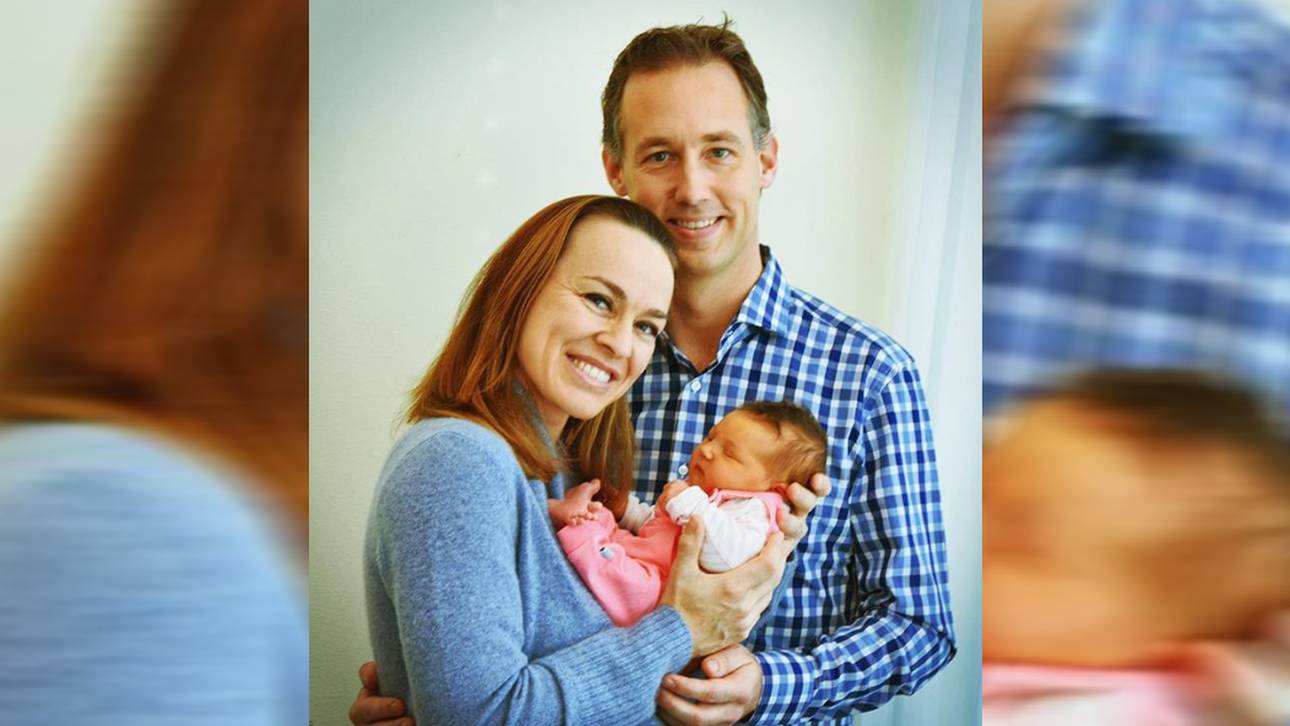 Martina Hingis und ihr damaliger Ehemann Harald Leemann nach der Geburt von Tochter Lia