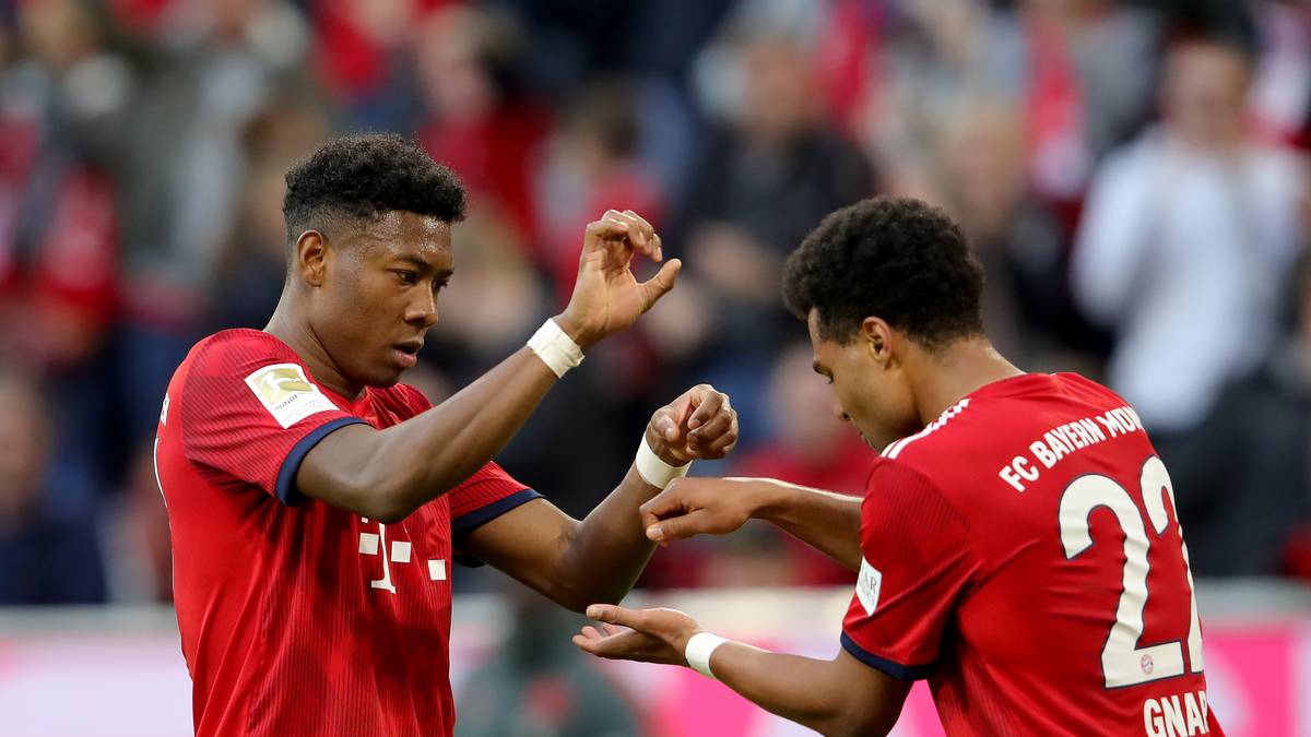 ENGLAND - GUARDIAN: "Bayern vermöbelt Dortmund und holt sich die Tabellenführung, während Lewandowski einen Meilenstein erreicht. Der 100. Bundesliga-Klassiker ist eine einseitige Angelegenheit"